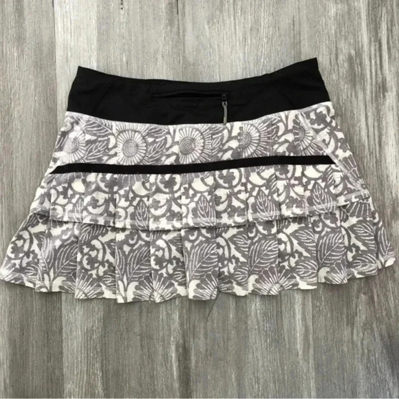 Lululemon Run: Pace Setter Skirt Beachy Floral White Fossil Black - Size 4‎ - Picture 5 of 15